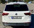 Белый Фольксваген Tiguan Allspace, объемом двигателя 2 л и пробегом 155 тыс. км за 18000 $, фото 1 на Automoto.ua