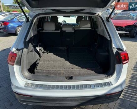 Белый Фольксваген Tiguan Allspace, объемом двигателя 2 л и пробегом 180 тыс. км за 12600 $, фото 17 на Automoto.ua