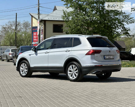 Белый Фольксваген Tiguan Allspace, объемом двигателя 2 л и пробегом 219 тыс. км за 28500 $, фото 5 на Automoto.ua