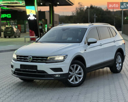 Белый Фольксваген Tiguan Allspace, объемом двигателя 2 л и пробегом 193 тыс. км за 26499 $, фото 22 на Automoto.ua
