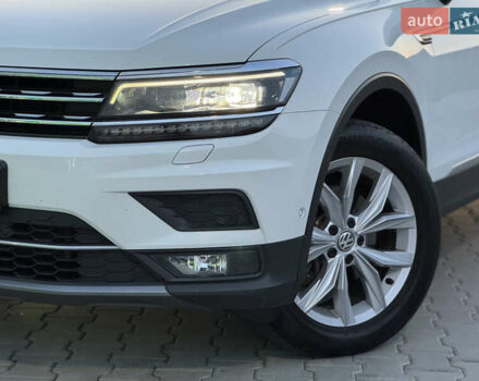 Білий Фольксваген Tiguan Allspace, об'ємом двигуна 2 л та пробігом 193 тис. км за 26499 $, фото 24 на Automoto.ua