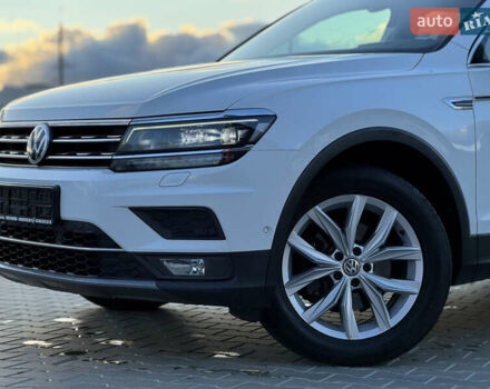 Белый Фольксваген Tiguan Allspace, объемом двигателя 2 л и пробегом 192 тыс. км за 26499 $, фото 11 на Automoto.ua