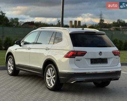 Белый Фольксваген Tiguan Allspace, объемом двигателя 2 л и пробегом 192 тыс. км за 26499 $, фото 38 на Automoto.ua