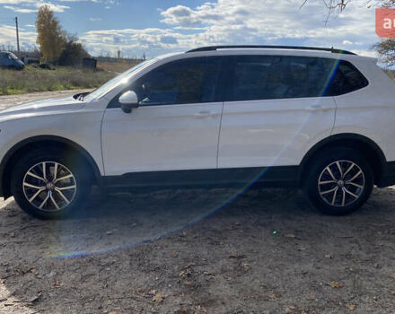 Белый Фольксваген Tiguan Allspace, объемом двигателя 2 л и пробегом 32 тыс. км за 18300 $, фото 3 на Automoto.ua