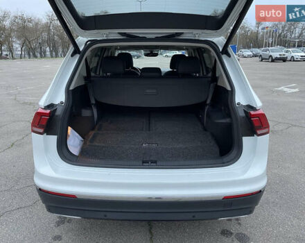Белый Фольксваген Tiguan Allspace, объемом двигателя 1.97 л и пробегом 139 тыс. км за 20999 $, фото 5 на Automoto.ua