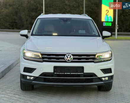 Белый Фольксваген Tiguan Allspace, объемом двигателя 2 л и пробегом 193 тыс. км за 26499 $, фото 7 на Automoto.ua