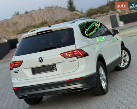 Білий Фольксваген Tiguan Allspace, об'ємом двигуна 2 л та пробігом 193 тис. км за 26499 $, фото 25 на Automoto.ua