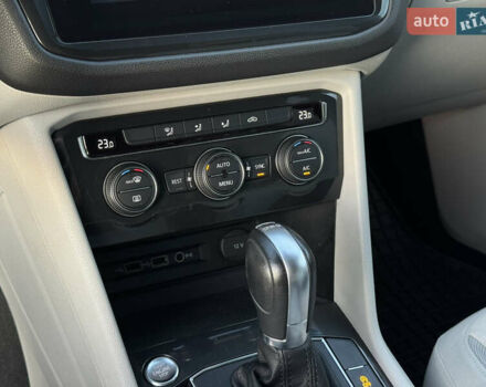 Белый Фольксваген Tiguan Allspace, объемом двигателя 2 л и пробегом 192 тыс. км за 26499 $, фото 78 на Automoto.ua