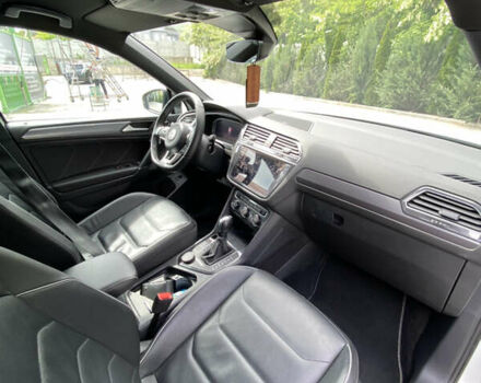 Белый Фольксваген Tiguan Allspace, объемом двигателя 2 л и пробегом 190 тыс. км за 32500 $, фото 16 на Automoto.ua