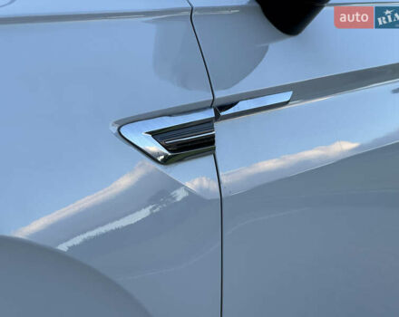 Білий Фольксваген Tiguan Allspace, об'ємом двигуна 2 л та пробігом 193 тис. км за 26499 $, фото 65 на Automoto.ua