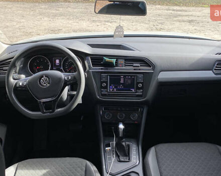 Белый Фольксваген Tiguan Allspace, объемом двигателя 2 л и пробегом 32 тыс. км за 18300 $, фото 33 на Automoto.ua