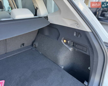 Белый Фольксваген Tiguan Allspace, объемом двигателя 2 л и пробегом 192 тыс. км за 26499 $, фото 96 на Automoto.ua