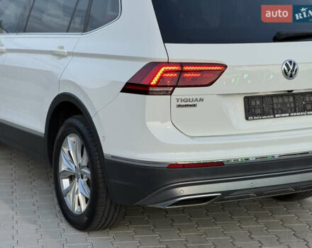 Белый Фольксваген Tiguan Allspace, объемом двигателя 2 л и пробегом 193 тыс. км за 26499 $, фото 33 на Automoto.ua