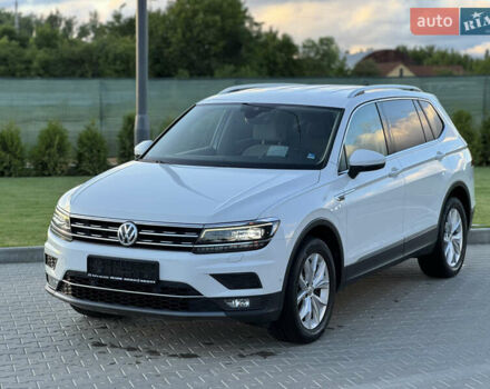 Белый Фольксваген Tiguan Allspace, объемом двигателя 2 л и пробегом 192 тыс. км за 26499 $, фото 3 на Automoto.ua