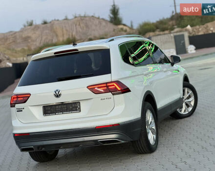 Белый Фольксваген Tiguan Allspace, объемом двигателя 2 л и пробегом 193 тыс. км за 26499 $, фото 26 на Automoto.ua