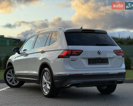 Белый Фольксваген Tiguan Allspace, объемом двигателя 2 л и пробегом 192 тыс. км за 26499 $, фото 44 на Automoto.ua