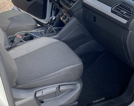 Белый Фольксваген Tiguan Allspace, объемом двигателя 2 л и пробегом 32 тыс. км за 18300 $, фото 25 на Automoto.ua