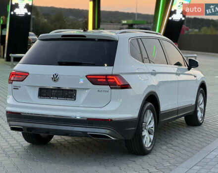 Белый Фольксваген Tiguan Allspace, объемом двигателя 2 л и пробегом 193 тыс. км за 26499 $, фото 12 на Automoto.ua