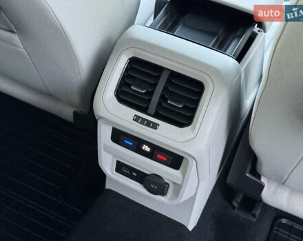 Белый Фольксваген Tiguan Allspace, объемом двигателя 2 л и пробегом 192 тыс. км за 26499 $, фото 68 на Automoto.ua