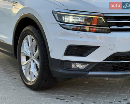 Белый Фольксваген Tiguan Allspace, объемом двигателя 2 л и пробегом 192 тыс. км за 26499 $, фото 24 на Automoto.ua