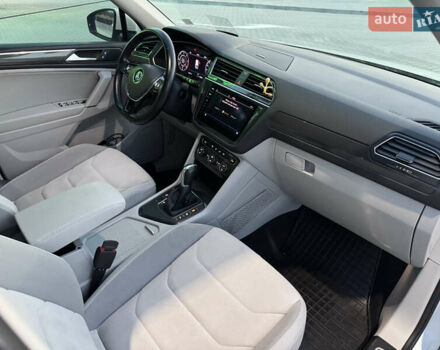 Білий Фольксваген Tiguan Allspace, об'ємом двигуна 2 л та пробігом 193 тис. км за 26499 $, фото 47 на Automoto.ua