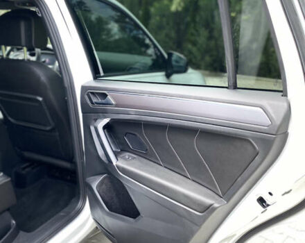 Белый Фольксваген Tiguan Allspace, объемом двигателя 2 л и пробегом 190 тыс. км за 32500 $, фото 23 на Automoto.ua