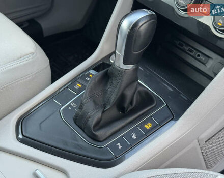 Белый Фольксваген Tiguan Allspace, объемом двигателя 2 л и пробегом 192 тыс. км за 26499 $, фото 58 на Automoto.ua