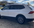 Белый Фольксваген Tiguan Allspace, объемом двигателя 2 л и пробегом 32 тыс. км за 18300 $, фото 4 на Automoto.ua