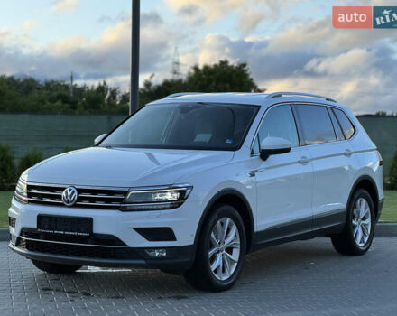 Белый Фольксваген Tiguan Allspace, объемом двигателя 2 л и пробегом 192 тыс. км за 26499 $, фото 2 на Automoto.ua