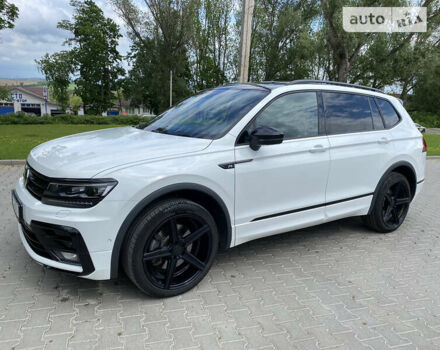 Белый Фольксваген Tiguan Allspace, объемом двигателя 2 л и пробегом 190 тыс. км за 32500 $, фото 2 на Automoto.ua