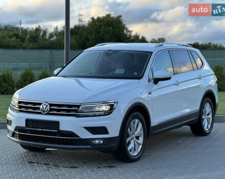 Белый Фольксваген Tiguan Allspace, объемом двигателя 2 л и пробегом 192 тыс. км за 26499 $, фото 1 на Automoto.ua