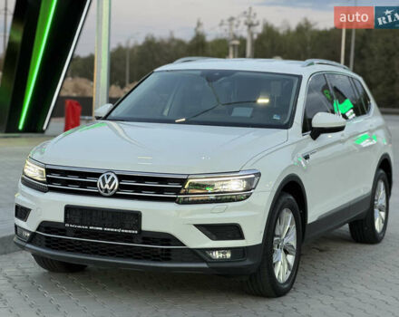 Белый Фольксваген Tiguan Allspace, объемом двигателя 2 л и пробегом 193 тыс. км за 26499 $, фото 1 на Automoto.ua
