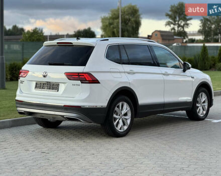 Белый Фольксваген Tiguan Allspace, объемом двигателя 2 л и пробегом 192 тыс. км за 26499 $, фото 51 на Automoto.ua