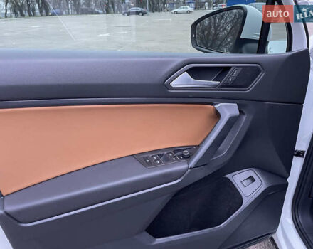 Белый Фольксваген Tiguan Allspace, объемом двигателя 1.97 л и пробегом 139 тыс. км за 20999 $, фото 8 на Automoto.ua