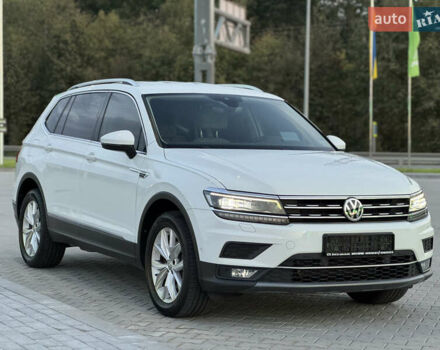 Белый Фольксваген Tiguan Allspace, объемом двигателя 2 л и пробегом 193 тыс. км за 26499 $, фото 5 на Automoto.ua