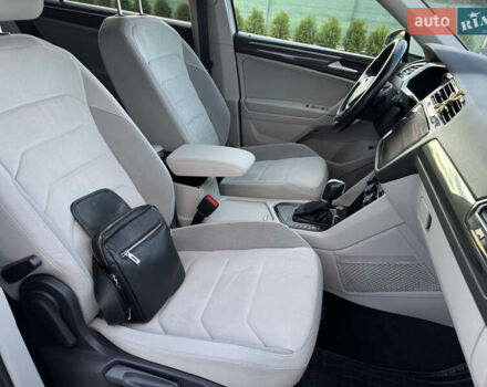 Белый Фольксваген Tiguan Allspace, объемом двигателя 2 л и пробегом 192 тыс. км за 26499 $, фото 57 на Automoto.ua