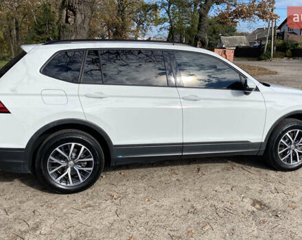 Белый Фольксваген Tiguan Allspace, объемом двигателя 2 л и пробегом 32 тыс. км за 18300 $, фото 11 на Automoto.ua