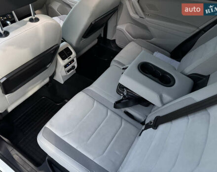 Білий Фольксваген Tiguan Allspace, об'ємом двигуна 2 л та пробігом 193 тис. км за 26499 $, фото 35 на Automoto.ua