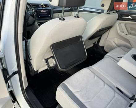 Белый Фольксваген Tiguan Allspace, объемом двигателя 2 л и пробегом 192 тыс. км за 26499 $, фото 71 на Automoto.ua