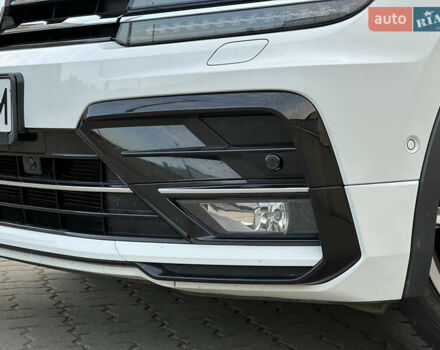 Белый Фольксваген Tiguan Allspace, объемом двигателя 2 л и пробегом 184 тыс. км за 31499 $, фото 10 на Automoto.ua