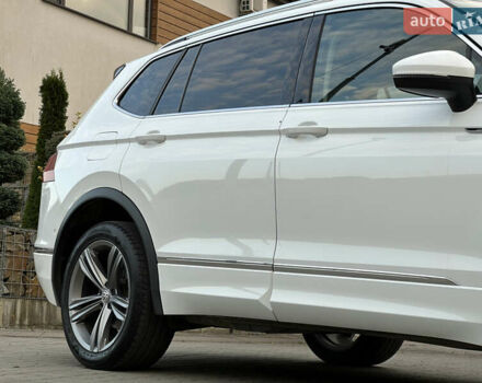 Белый Фольксваген Tiguan Allspace, объемом двигателя 2 л и пробегом 184 тыс. км за 31499 $, фото 27 на Automoto.ua