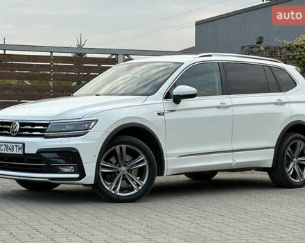 Белый Фольксваген Tiguan Allspace, объемом двигателя 2 л и пробегом 184 тыс. км за 31499 $, фото 3 на Automoto.ua