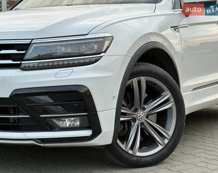 Белый Фольксваген Tiguan Allspace, объемом двигателя 2 л и пробегом 184 тыс. км за 31499 $, фото 8 на Automoto.ua