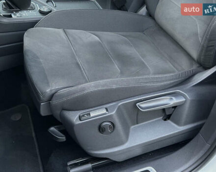 Белый Фольксваген Tiguan Allspace, объемом двигателя 2 л и пробегом 184 тыс. км за 31499 $, фото 57 на Automoto.ua