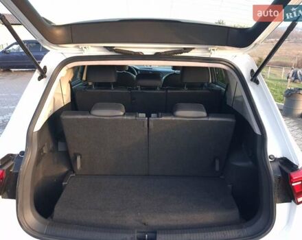 Білий Фольксваген Tiguan Allspace, об'ємом двигуна 1.97 л та пробігом 130 тис. км за 17800 $, фото 14 на Automoto.ua