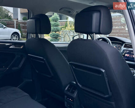 Белый Фольксваген Tiguan Allspace, объемом двигателя 2 л и пробегом 184 тыс. км за 31499 $, фото 85 на Automoto.ua