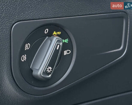 Белый Фольксваген Tiguan Allspace, объемом двигателя 2 л и пробегом 184 тыс. км за 31499 $, фото 59 на Automoto.ua