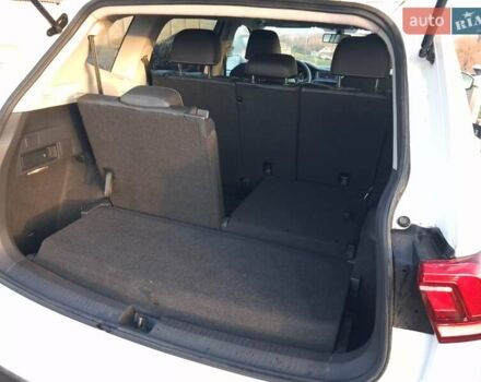 Білий Фольксваген Tiguan Allspace, об'ємом двигуна 1.97 л та пробігом 130 тис. км за 17800 $, фото 13 на Automoto.ua