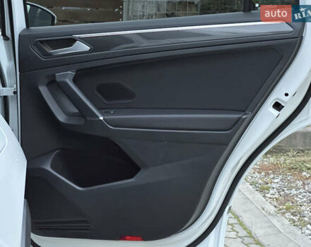 Белый Фольксваген Tiguan Allspace, объемом двигателя 2 л и пробегом 184 тыс. км за 31499 $, фото 83 на Automoto.ua