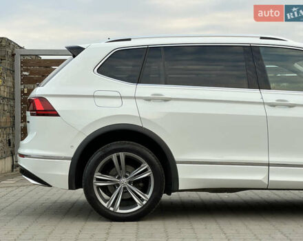 Белый Фольксваген Tiguan Allspace, объемом двигателя 2 л и пробегом 184 тыс. км за 31499 $, фото 35 на Automoto.ua